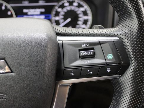 Used 2022 Mitsubishi Outlander SE image 28