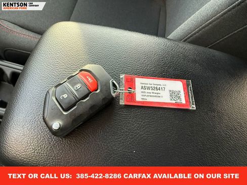 Used 2025 Jeep Wrangler Unlimited Rubicon image 33