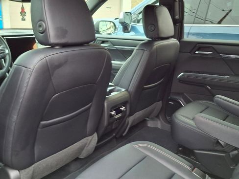 Used 2024 GMC Acadia Elevation w/ Trailering Package AWD/4WD image 9