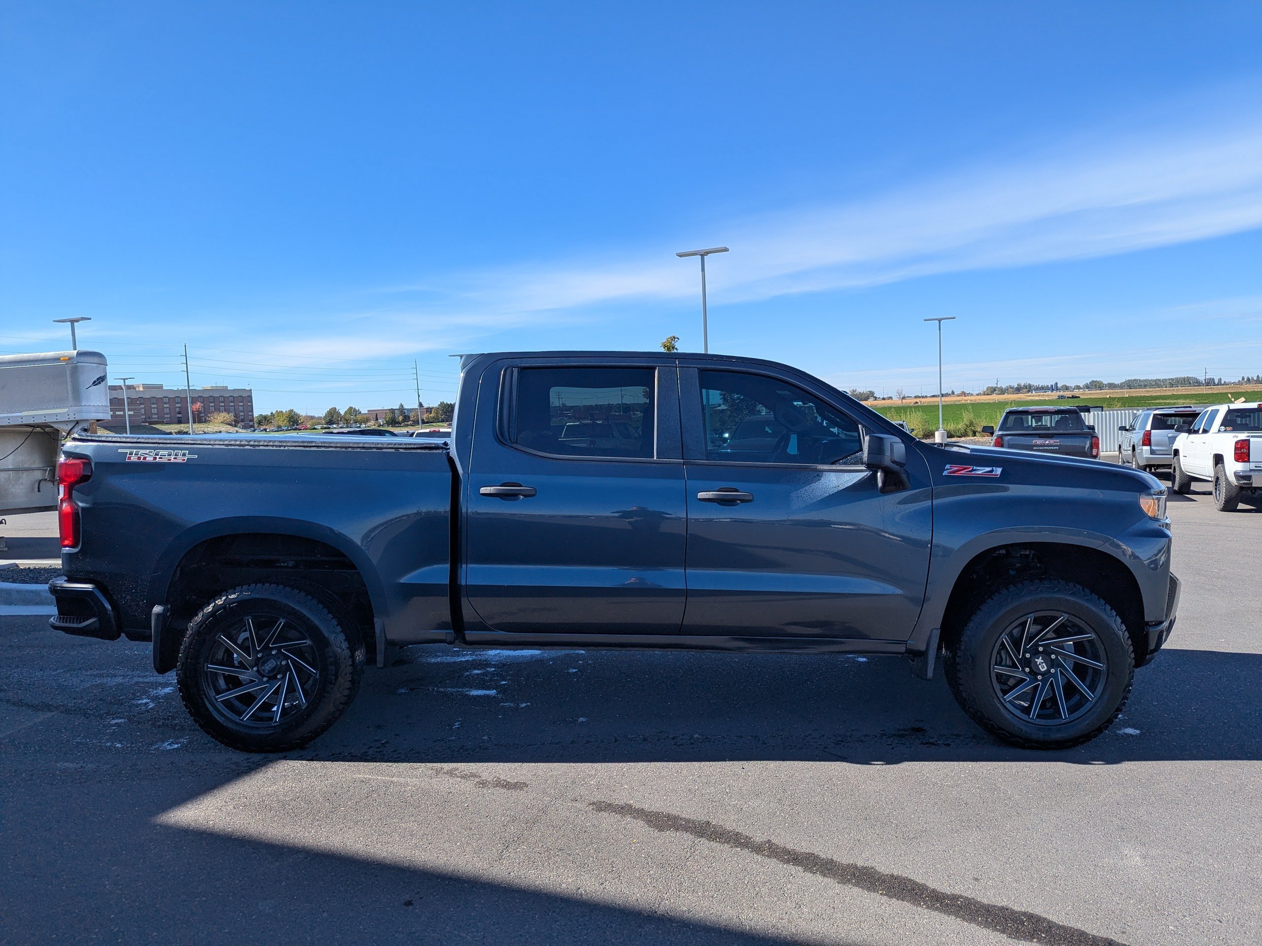 Used 2020 Chevrolet Silverado 1500 Custom Trail Boss w/ LPO, Dark Essentials Package AWD/4WD image 5