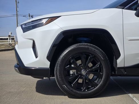 Used 2025 Toyota RAV4 XSE image 9