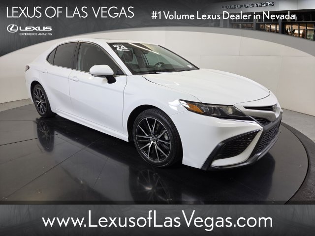 Used 2024 Toyota Camry SE w/ Convenience Package FWD image 1