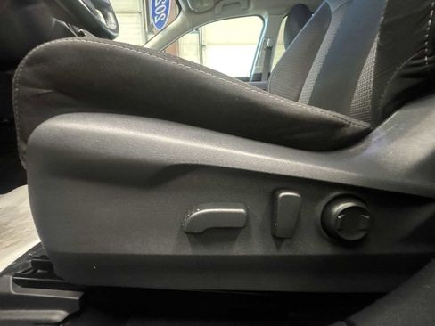 Used 2025 Subaru Outback Premium AWD/4WD image 14