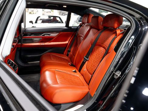 Used 2022 BMW M760i xDrive image 13