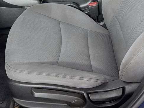Used 2015 Hyundai Elantra SE w/ Option Group 02 FWD image 18