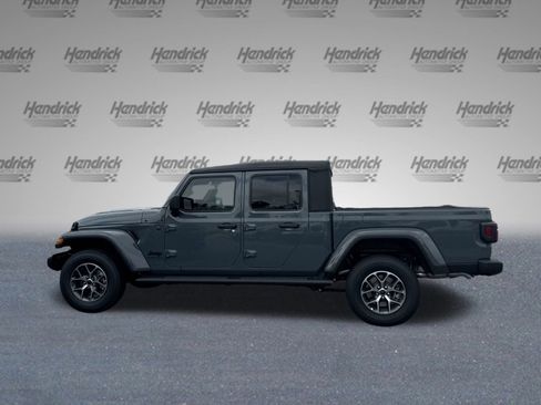 New 2025 Jeep Gladiator Sport image 5