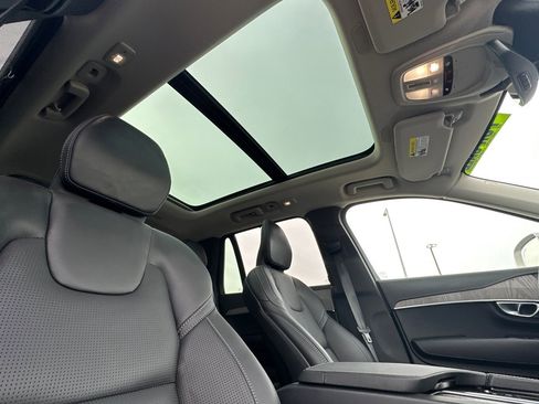 Certified 2023 Volvo XC90 T8 Ultimate image 19