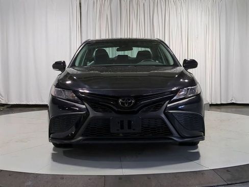 Used 2023 Toyota Camry SE image 3