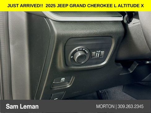 New 2025 Jeep Grand Cherokee L Altitude image 10