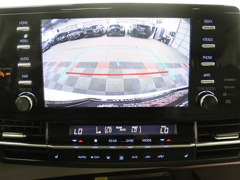 Used 2021 Toyota Sienna XLE w/ XLE Plus Package AWD/4WD image 32