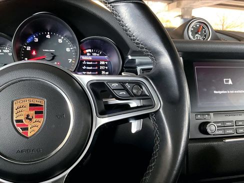 Used 2018 Porsche Macan image 24