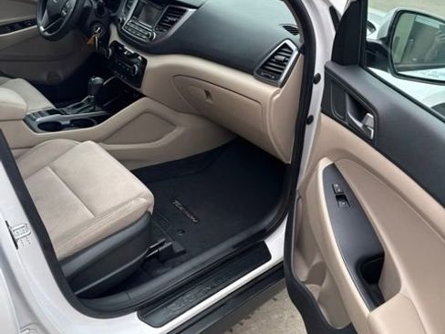 Used 2017 Hyundai Tucson SE FWD image 15