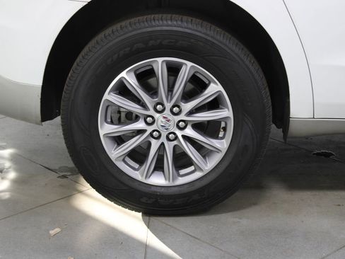 Used 2024 Buick Enclave Essence w/ Technology Package image 13