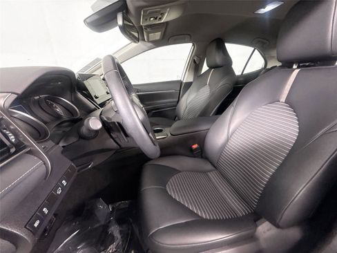 Certified 2023 Toyota Camry SE w/ Convenience Package image 3