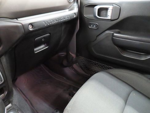 Used 2020 Jeep Wrangler Unlimited Sport AWD/4WD image 20