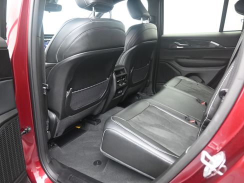 Used 2023 Jeep Grand Cherokee Altitude image 23