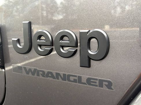 New 2026 Jeep Wrangler Unlimited Sahara AWD/4WD image 10