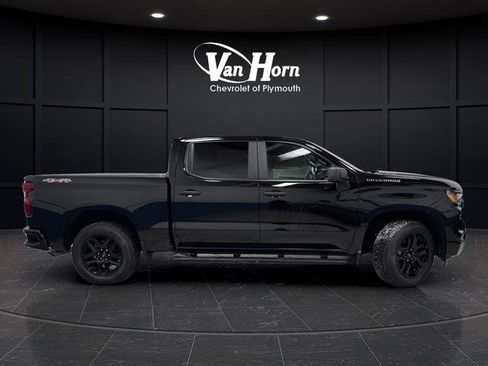 Used 2025 Chevrolet Silverado 1500 Custom image 2