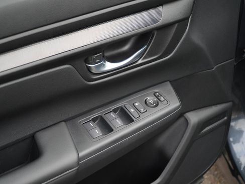 Used 2025 Honda CR-V EX image 12