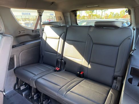 Used 2024 Chevrolet Suburban LT image 9