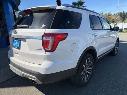 Used 2017 Ford Explorer Platinum image 10