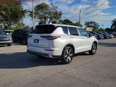 New 2026 Mitsubishi Outlander SE image 6
