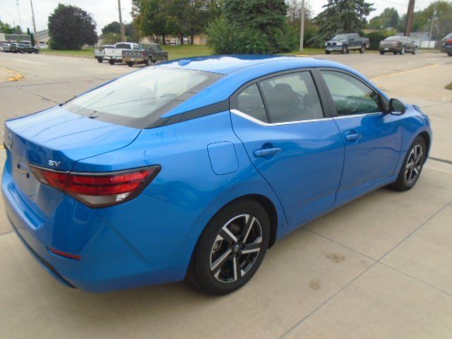 Used 2024 Nissan Sentra SV FWD image 9