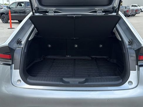 Used 2024 Toyota Prius XLE FWD image 26