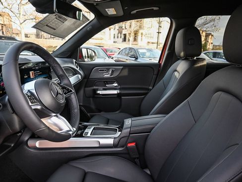 New 2026 Mercedes-Benz GLB 250 image 13