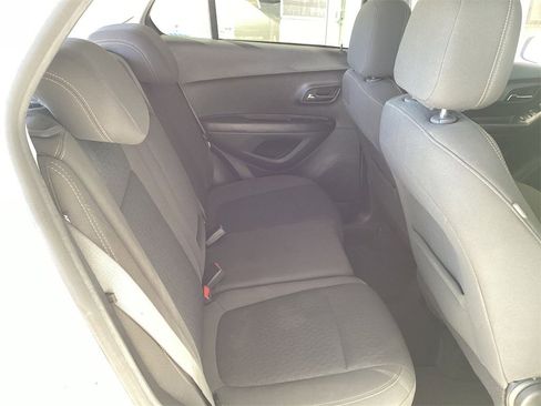 Certified 2022 Chevrolet Trax LS w/ Tint and Cruise Package image 26