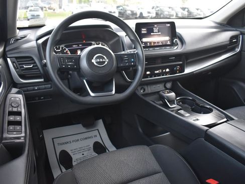 Used 2024 Nissan Rogue SV image 28