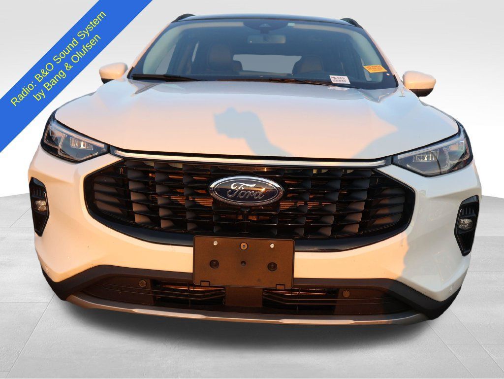 Used 2023 Ford Escape Platinum w/ Premium Technology Package AWD/4WD image 7