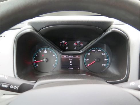 Used 2022 Chevrolet Colorado W/T w/ WT Convenience Package RWD image 17