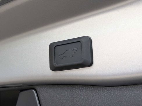 Used 2025 Toyota RAV4 XLE w/ Convenience Package FWD image 9