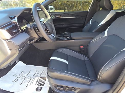 Certified 2025 Toyota Camry SE image 24