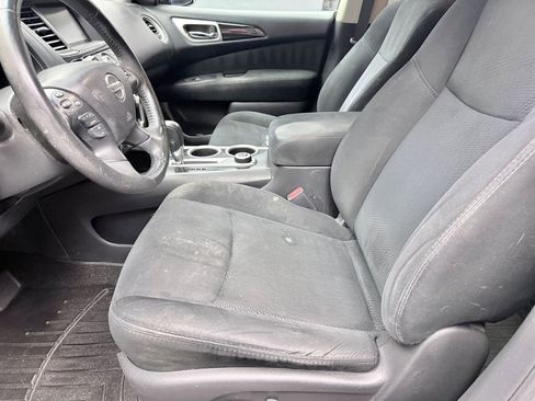 Used 2016 Nissan Pathfinder SV w/ SV Cold Weather Package image 10