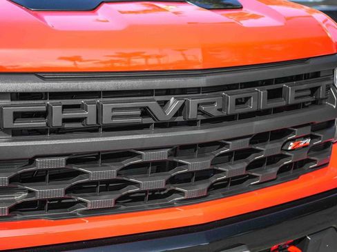 Used 2025 Chevrolet Silverado 1500 Custom Trail Boss AWD/4WD image 9