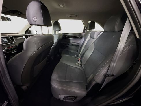 Used 2020 Kia Sorento LX w/ LX I4 Convenience Package image 24