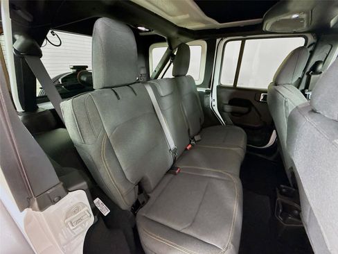 Used 2024 Jeep Wrangler Sport S image 17