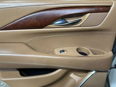 Used 2016 Cadillac Escalade Platinum image 12