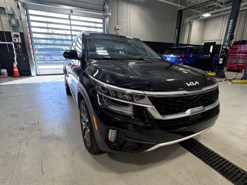 Certified 2023 Kia Seltos SX image 2