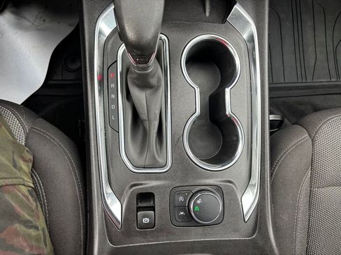 Used 2023 Chevrolet Traverse LT image 25