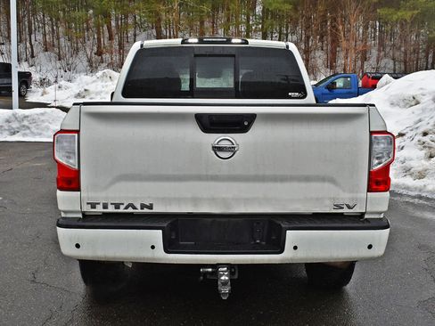 Used 2021 Nissan Titan SV w/ SV Convenience Package image 7