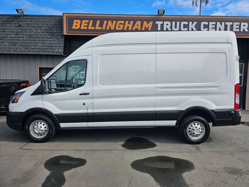 Used 2025 Ford Transit 250 148 High Roof AWD image 2