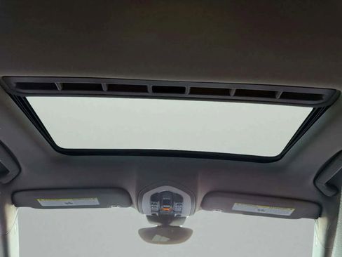 Used 2014 Porsche Panamera 4 image 30