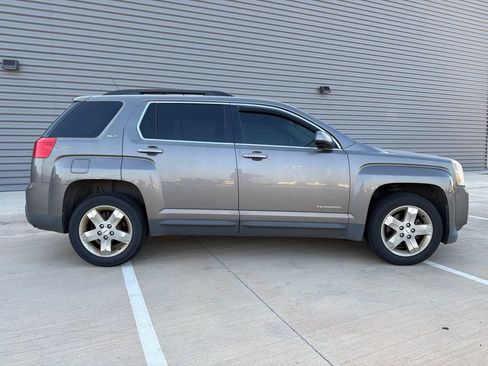 Used 2012 GMC Terrain SLT FWD image 2