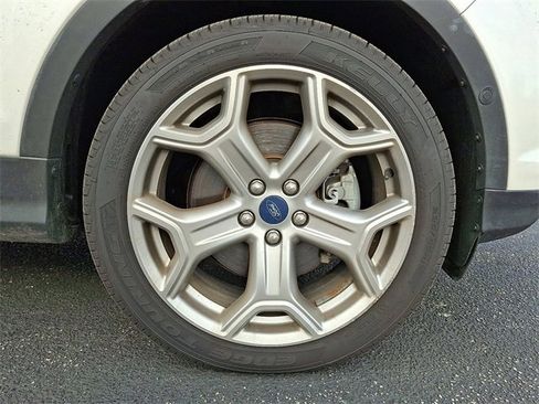 Used 2019 Ford Escape Titanium w/ U9j03 - Titanium Tow Package image 11