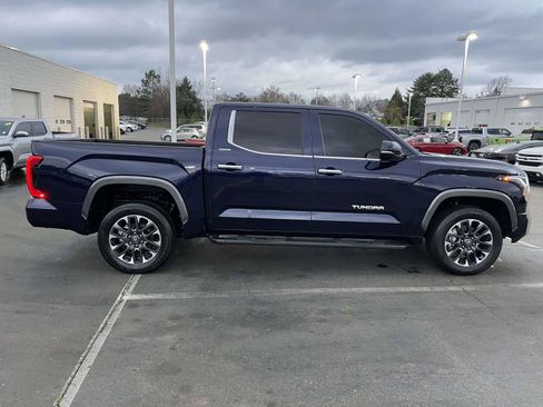 Used 2025 Toyota Tundra Limited AWD/4WD image 9