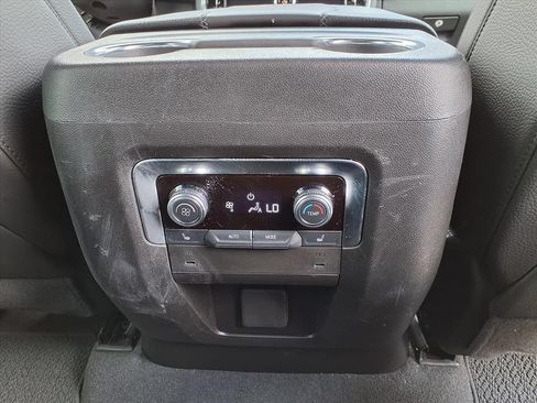 Used 2025 GMC Yukon XL Denali AWD/4WD image 15