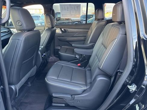 Used 2025 Buick Enclave Avenir w/ Super Cruise Package image 19